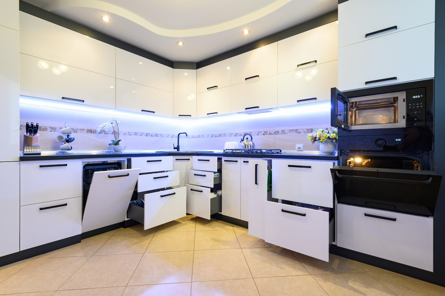 Why a Custom Modular Kitchen Boosts Both Style and Efficiency